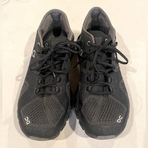 ON RUNNING Cloud 5 Black Sneakers Size 8.5